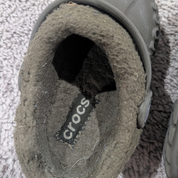 Crocs Kids Brown Fur Lined Clogs Size 8 - Picture 3 of 7